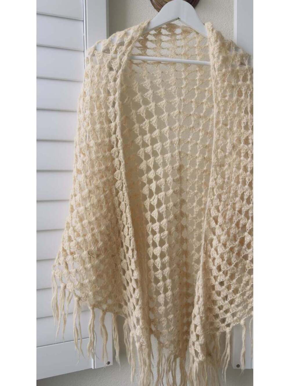 Vintage Cream Open Knit Crochet Fringe Triangle Shawl Wrap